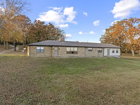 843 Black Ranch Rd, Lead Hill, AR 72644