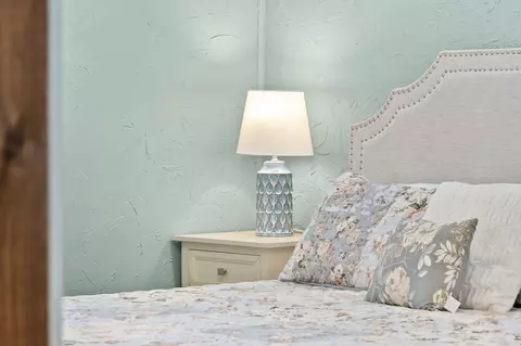 Bedroom - 405 W College St, Branson, MO 65616 photo 2 of 4