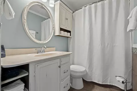 Bath - 405 W College St, Branson, MO 65616 photo 1 of 1