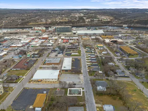 View/Area - 405 W College St, Branson, MO 65616 photo 4 of 16
