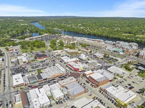 View/Area - 405 W College St, Branson, MO 65616 photo 10 of 16