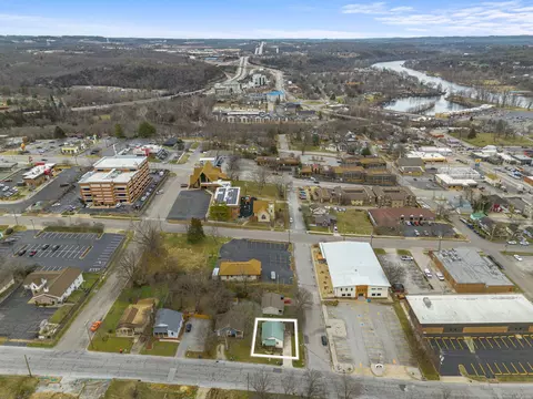 View/Area - 405 W College St, Branson, MO 65616 photo 3 of 16