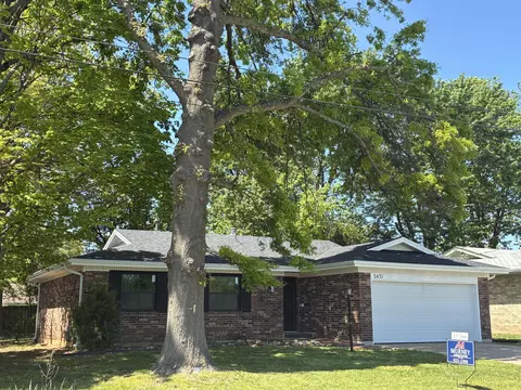 2431 S Kings Ave, Springfield, MO 65807