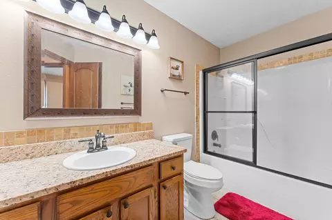 Bath - 123 Primrose Ln, Branson, MO 65616 photo 3 of 3