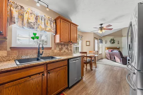 Kitchen - 123 Primrose Ln, Branson, MO 65616 photo 5 of 5