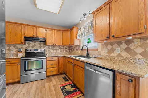 Kitchen - 123 Primrose Ln, Branson, MO 65616 photo 2 of 5