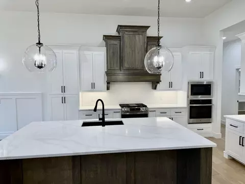 Kitchen - 3921 E Woodhue St, Springfield, MO 65802 photo 3 of 7