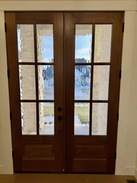 Entry Way - 3921 E Woodhue St, Springfield, MO 65802 photo 3 of 3