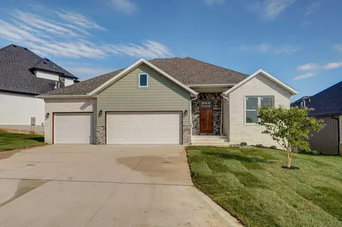 3017 W Teton Dr, Springfield, MO 65810 photo 1