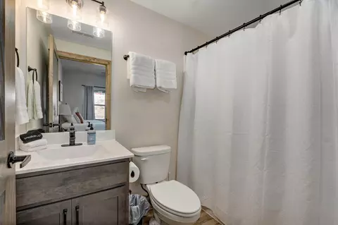 Bath - 151 Summer Bay Blvd, Branson, MO 65616 photo 1 of 4