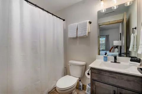 Bath - 151 Summer Bay Blvd, Branson, MO 65616 photo 2 of 4