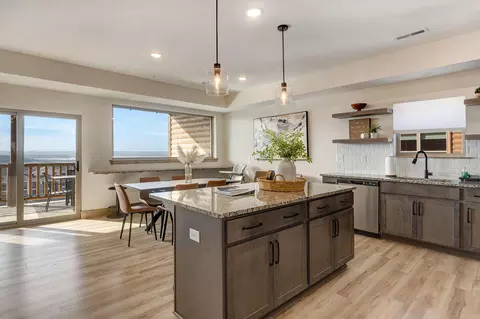 Kitchen - 151 Summer Bay Blvd, Branson, MO 65616 photo 4 of 4