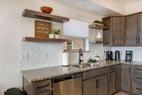 Kitchen - 151 Summer Bay Blvd, Branson, MO 65616 photo 1 of 4