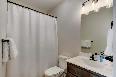 Bath - 151 Summer Bay Blvd, Branson, MO 65616 photo 3 of 4