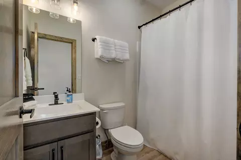Bath - 151 Summer Bay Blvd, Branson, MO 65616 photo 4 of 4