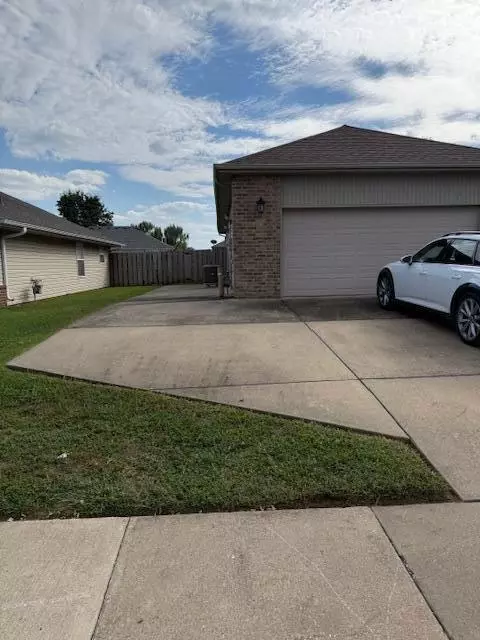 4442 W Tilden St, Springfield, MO 65802 photo 3