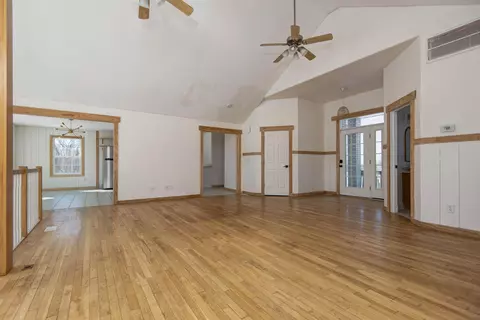 Living - 6419 N Wexford Ln, Springfield, MO 65803 photo 9 of 11