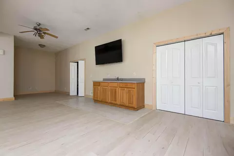 Living - 6419 N Wexford Ln, Springfield, MO 65803 photo 10 of 11