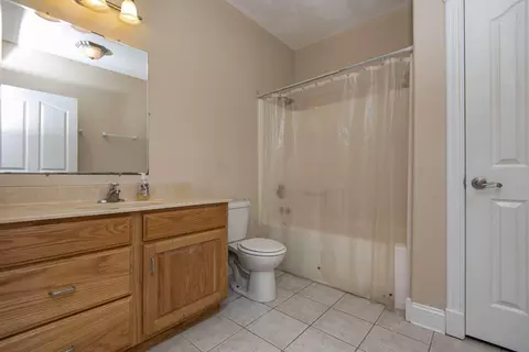 Bath - 6419 N Wexford Ln, Springfield, MO 65803 photo 4 of 4
