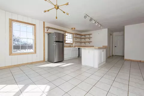 Living - 6419 N Wexford Ln, Springfield, MO 65803 photo 7 of 11