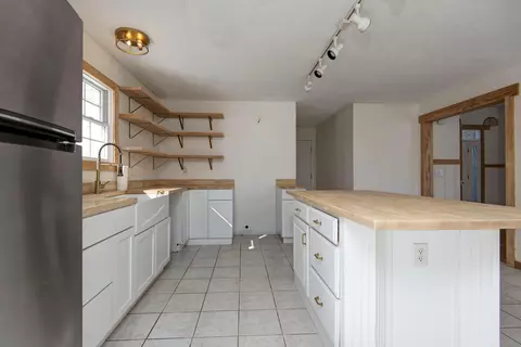 Kitchen - 6419 N Wexford Ln, Springfield, MO 65803 photo 2 of 3