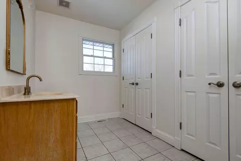Bath - 6419 N Wexford Ln, Springfield, MO 65803 photo 1 of 4