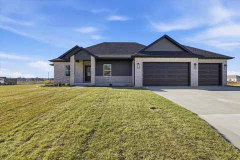 1371 N Collins Dr, Republic, MO 65738