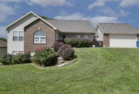 48 Irish Hills Blvd, Kimberling City, MO 65686