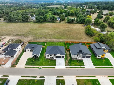 View/Area - 1744 E Cobblestone Dr, Ozark, MO 65721 photo 6 of 7