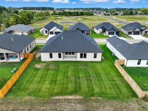 View/Area - 1744 E Cobblestone Dr, Ozark, MO 65721 photo 3 of 7