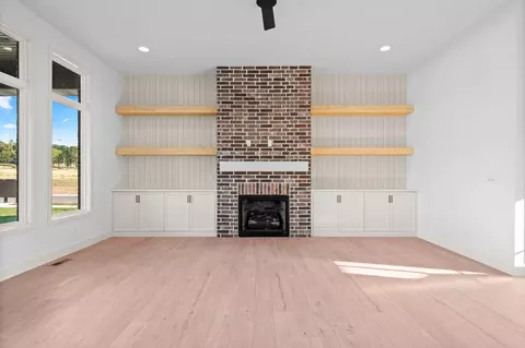 1601 S Crepe Myrtle Ln, Springfield, MO 65809 photo 9