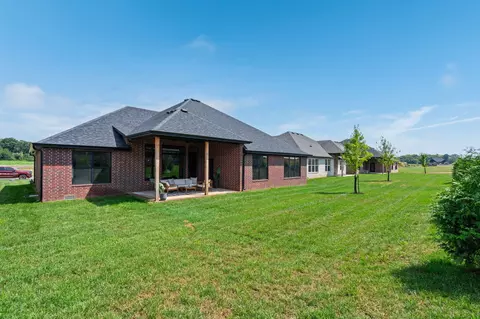 Exterior - 1619 S Crepe Myrtle Ln, Springfield, MO 65809 photo 5 of 6