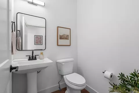 Bath - 1619 S Crepe Myrtle Ln, Springfield, MO 65809 photo 3 of 3