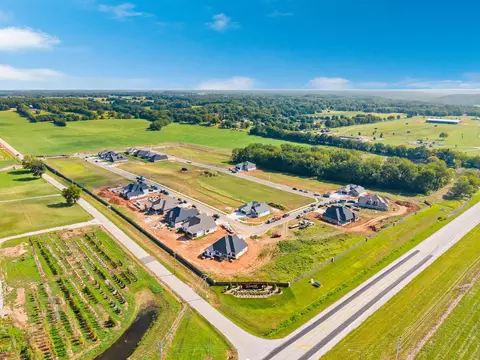 View/Area - 1619 S Crepe Myrtle Ln, Springfield, MO 65809 photo 7 of 10