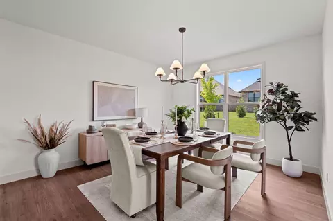 Dining - 1619 S Crepe Myrtle Ln, Springfield, MO 65809 photo 2 of 3
