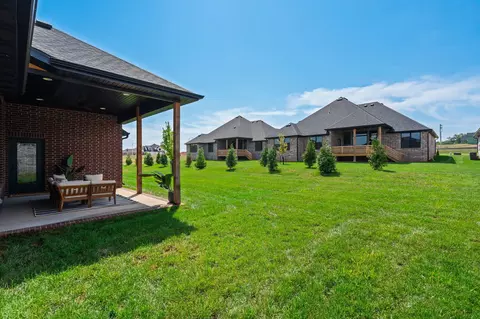 Exterior - 1619 S Crepe Myrtle Ln, Springfield, MO 65809 photo 4 of 6