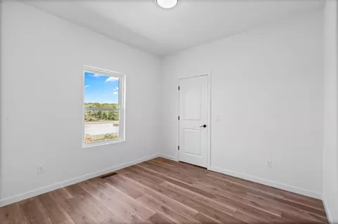 Bedroom - 136 E Kelce Ln, Republic, MO 65738 photo 7 of 8