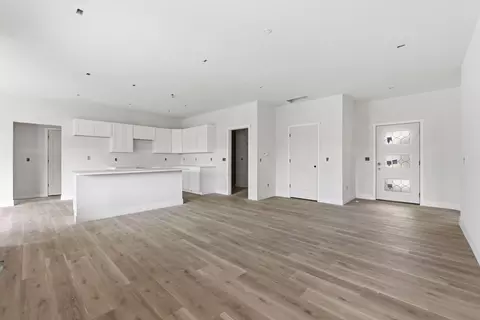 Living - 136 E Kelce Ln, Republic, MO 65738 photo 3 of 5