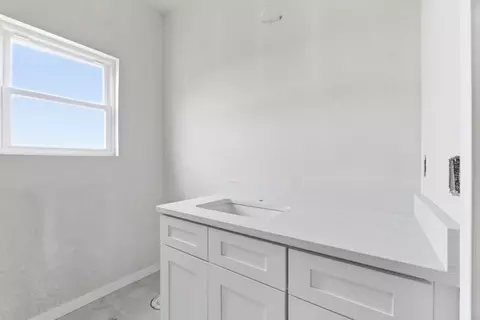 Bath - 136 E Kelce Ln, Republic, MO 65738 photo 3 of 3
