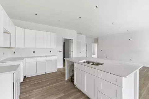 Kitchen - 136 E Kelce Ln, Republic, MO 65738 photo 3 of 4