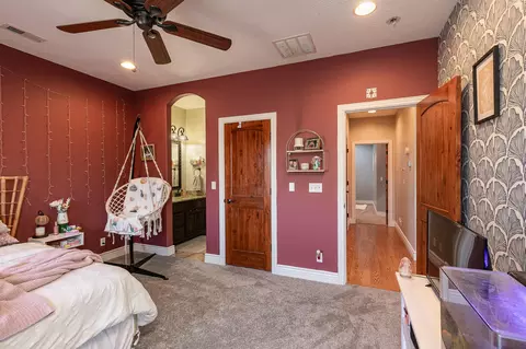 Bedroom - 471 Arizona Dr, Branson, MO 65616 photo 4 of 11