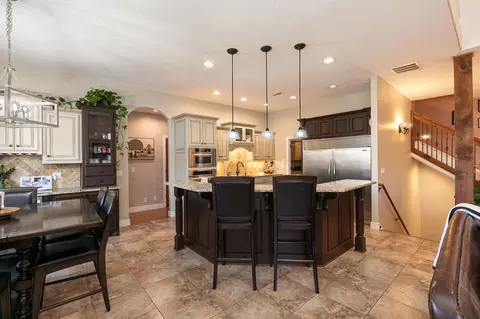 Kitchen - 471 Arizona Dr, Branson, MO 65616 photo 4 of 7