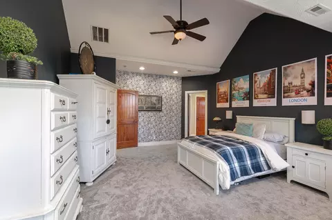 Bedroom - 471 Arizona Dr, Branson, MO 65616 photo 2 of 11