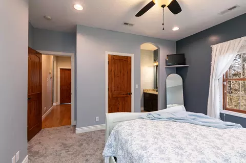 Bedroom - 471 Arizona Dr, Branson, MO 65616 photo 6 of 11