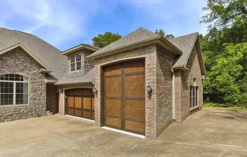 Exterior - 471 Arizona Dr, Branson, MO 65616 photo 2 of 11