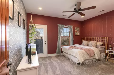 Bedroom - 471 Arizona Dr, Branson, MO 65616 photo 3 of 11