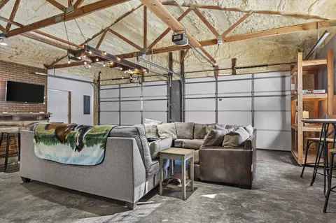 Living - 605 Moon Valley Rd, Ozark, MO 65721 photo 5 of 6