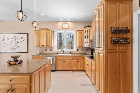 Kitchen - 2063 Olde Gate Rd, Nixa, MO 65714 photo 5 of 7