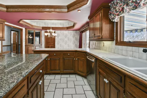 Kitchen - 5308 S Kissick Ave, Springfield, MO 65804 photo 3 of 14