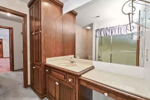 Bath - 5308 S Kissick Ave, Springfield, MO 65804 photo 10 of 13
